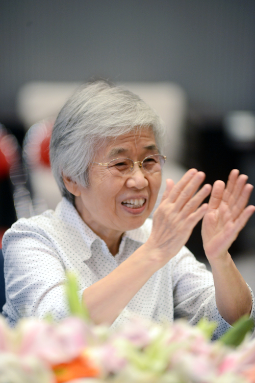创新精神薪火相传——四十年重聚　追忆七四八岁月
