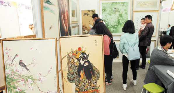 企业展出的原版画印刷作品几乎可以乱真。